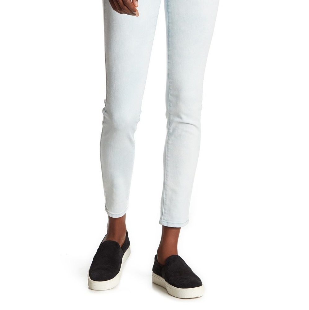 🆕️SEVEN High Rise Booty-Shaper Skinny Jeans🆕️ - Picture 2 of 6